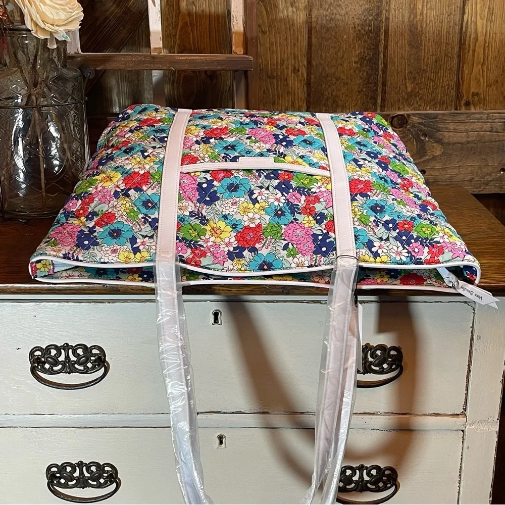 Vera Bradley Far Out Floral Large Vera Shoulder Bag Tote NWT New - Picture 6 of 12